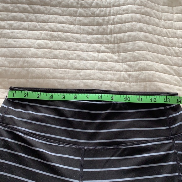 Free bundle of 35 Athleta Pants crop - Picture 5 of 6